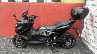 Sell Yamaha TMAX 2023 - 11900 EUR, 5900 km - AUTO.MOTO.pt