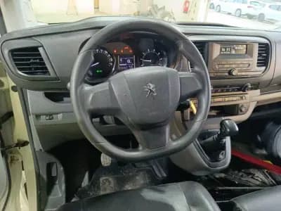 Vendo Peugeot Expert 2019 - 11900 EUR, 218459 km - AUTO.MOTO.pt