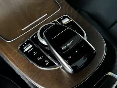 Sell Mercedes-Benz E 300 2019 - 33490 EUR, 105000 km - AUTO.MOTO.pt