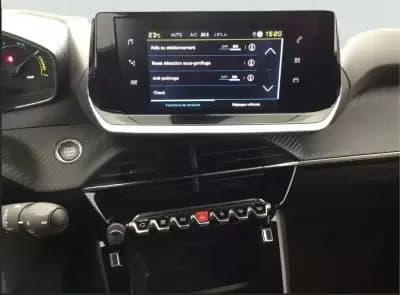 Vendo Peugeot e-2008 2023 - 20990 EUR, 34900 km - AUTO.MOTO.pt