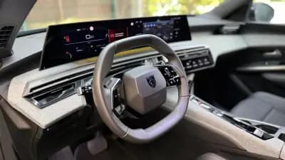 Vendo Peugeot 3008 2024 - 32500 EUR, 13182 km - AUTO.MOTO.pt