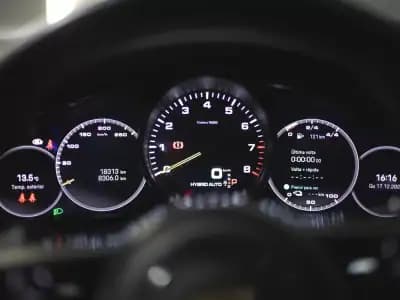 Vendo Porsche Cayenne Coupé 2023 - 104990 EUR, 18500 km - AUTO.MOTO.pt