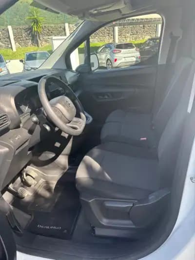 Vendo Citroën Berlingo 2020 - 18490 EUR, 101460 km - AUTO.MOTO.pt