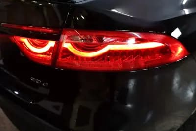 Vendo Jaguar XF 2016 - 25900 EUR, 63375 km - AUTO.MOTO.pt