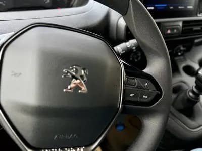 Vendo Peugeot Partner 2023 - 17950 EUR, 53000 km - AUTO.MOTO.pt