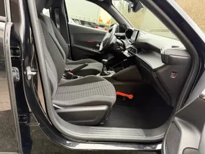 Vendo Peugeot 2008 2023 - 20900 EUR, 101000 km - AUTO.MOTO.pt