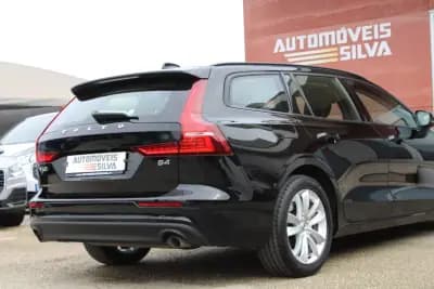 Vendo Volvo V60 2021 - 24990 EUR, 154000 km - AUTO.MOTO.pt