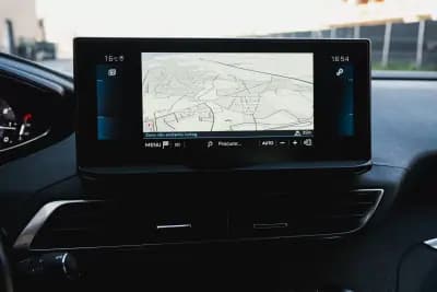 Vendo Peugeot 5008 2021 - 24000 EUR, 115000 km - AUTO.MOTO.pt