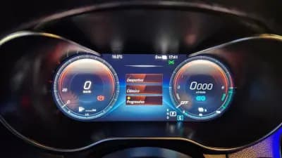 Vendo Mercedes-Benz C 300e 2021 - 21500 EUR, 165000 km - AUTO.MOTO.pt