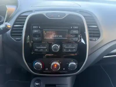 Vendo Renault Captur 2014 - 8990 EUR, 178000 km - AUTO.MOTO.pt