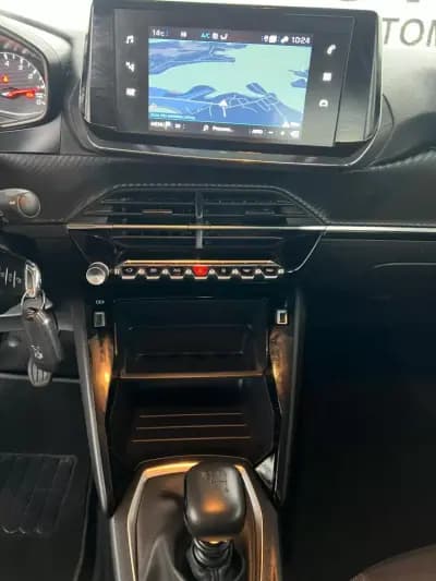 Vendo Peugeot 2008 2022 - 19500 EUR, 136000 km - AUTO.MOTO.pt