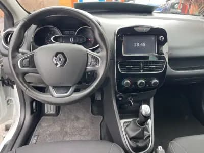 Vendo Renault Clio 2018 - 13950 EUR, 110232 km - AUTO.MOTO.pt