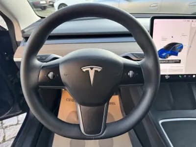 Vendo Tesla Model 3 2021 - 26500 EUR, 105000 km - AUTO.MOTO.pt