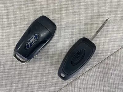 Vendo Ford Transit Connect 2021 - 15450 EUR, 114000 km - AUTO.MOTO.pt