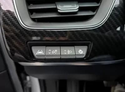 Vendo Renault Arkana 2021 - 23250 EUR, 52400 km - AUTO.MOTO.pt