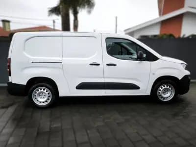 Vendo Peugeot Partner 2020 - 13950 EUR, 114372 km - AUTO.MOTO.pt