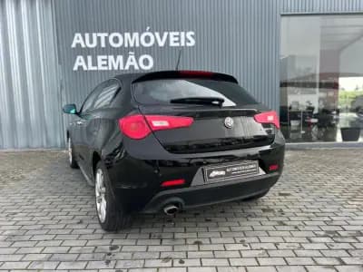 Vendo Alfa Romeo Giulietta 2018 - 15950 EUR, 122241 km - AUTO.MOTO.pt