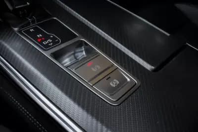 Vendo Audi RS6 Avant 2021 - 114000 EUR, 74634 km - AUTO.MOTO.pt