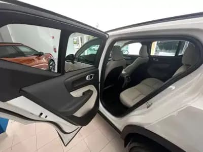 Vendo Volvo XC 40 2023 - 36900 EUR, 26000 km - AUTO.MOTO.pt
