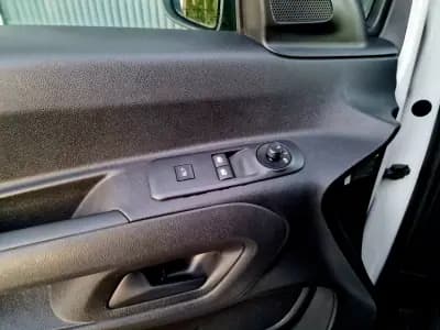 Vendo Peugeot Partner 2019 - 13990 EUR, 69037 km - AUTO.MOTO.pt