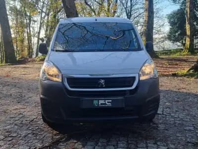 Vendo Peugeot Partner 2018 - 9450 EUR, 204000 km - AUTO.MOTO.pt