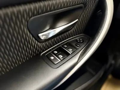 Vendo BMW 318 2016 - 17950 EUR, 172000 km - AUTO.MOTO.pt