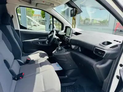 Vendo Peugeot 2021 - 16000 EUR, 140000 km - AUTO.MOTO.pt