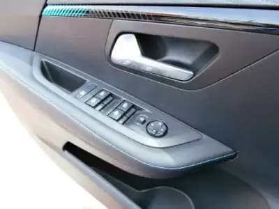 Sell Peugeot e-208 2021 - 18000 EUR, 85265 km - AUTO.MOTO.pt