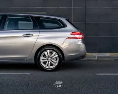Sell Peugeot 308 SW 2019 - 10990 EUR, 152000 km - AUTO.MOTO.pt