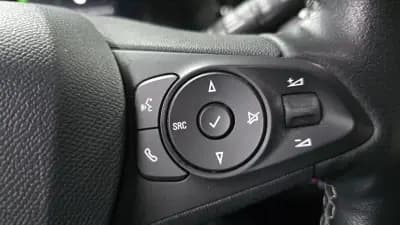 Vendo Opel Corsa-e 2022 - 17990 EUR, 42000 km - AUTO.MOTO.pt