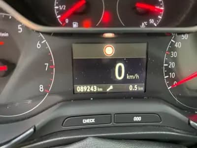 Sell Opel Crossland X 2018 - 12950 EUR, 89244 km - AUTO.MOTO.pt