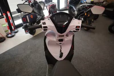 Sell 2026 - 2090 EUR, 1 km - AUTO.MOTO.pt