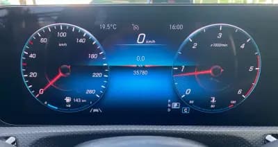 Vendo Mercedes-Benz A 180 2023 - 34900 EUR, 35402 km - AUTO.MOTO.pt