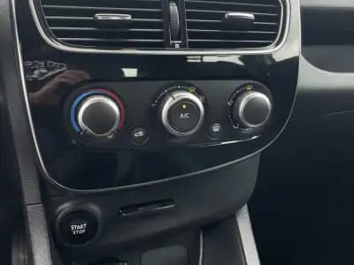 Vendo Renault Clio 2018 - 9600 EUR, 193898 km - AUTO.MOTO.pt