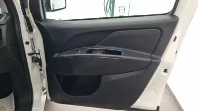 Vendo Fiat Doblo 2021 - 13500 EUR, 55800 km - AUTO.MOTO.pt