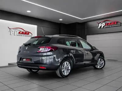 Vendo Renault Mégane Sport Tourer 2009 - 10450 EUR, 160000 km - AUTO.MOTO.pt