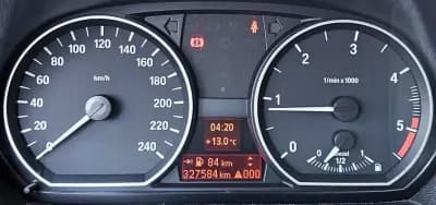 Vendo BMW 118 2018 - 9999 EUR, 300000 km - AUTO.MOTO.pt