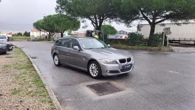 Vendo BMW 320 2010 - 12890 EUR, 157813 km - AUTO.MOTO.pt