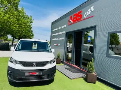 Vendo Peugeot 2021 - 16000 EUR, 140000 km - AUTO.MOTO.pt