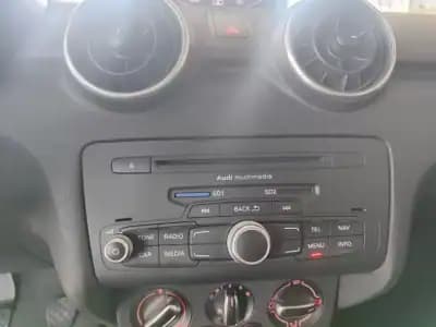 Sell Audi A1 2011 - 8650 EUR, 215600 km - AUTO.MOTO.pt