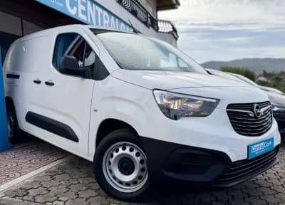 Vendo Opel Combo 2023 - 17950 EUR, 66000 km - AUTO.MOTO.pt
