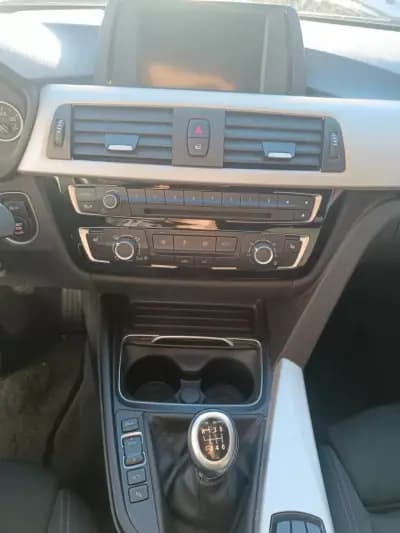 Vendo BMW 320 2017 - 16900 EUR, 131470 km - AUTO.MOTO.pt