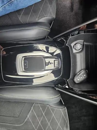 Sell Peugeot 2008 2021 - 19500 EUR, 61150 km - AUTO.MOTO.pt