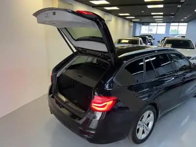 Vendo BMW 320 2017 - 19990 EUR, 185000 km - AUTO.MOTO.pt