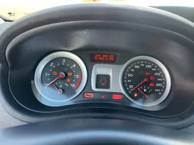 Sell Renault Clio 2010 - 5950 EUR, 239402 km - AUTO.MOTO.pt