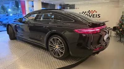 Sell Porsche Panamera 2020 - 84500 EUR, 42501 km - AUTO.MOTO.pt