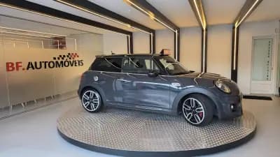 Vendo MINI 2019 - 24900 EUR, 114062 km - AUTO.MOTO.pt