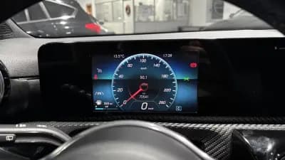 Sell Mercedes-Benz A 180 2021 - 22999 EUR, 70121 km - AUTO.MOTO.pt