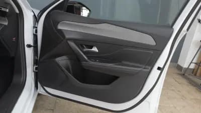 Vendo Peugeot 308 SW 2024 - 22750 EUR, 46000 km - AUTO.MOTO.pt