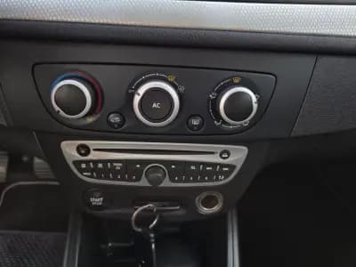 Vendo Renault Mégane Coupe 2011 - 8990 EUR, 234000 km - AUTO.MOTO.pt